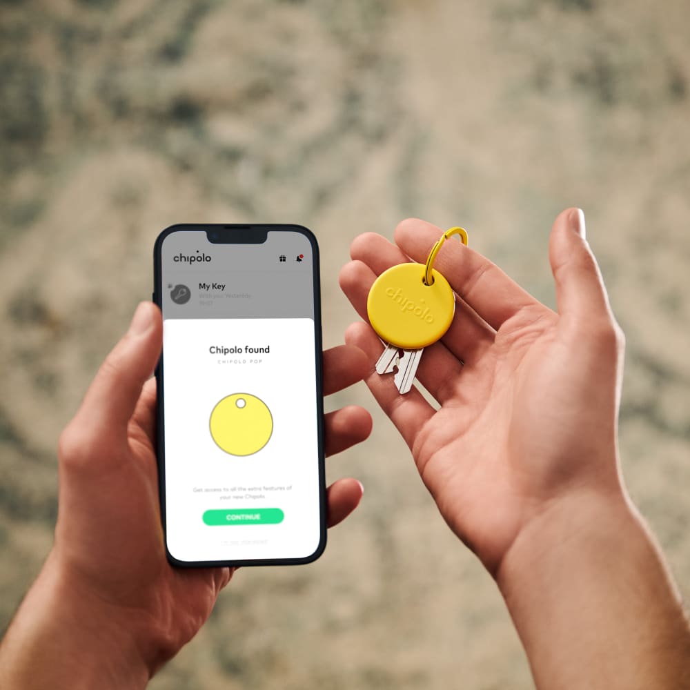 Wholesale cell phone accessory Chipolo - POP Tracking Tag for Apple and Google Devices - Yellow