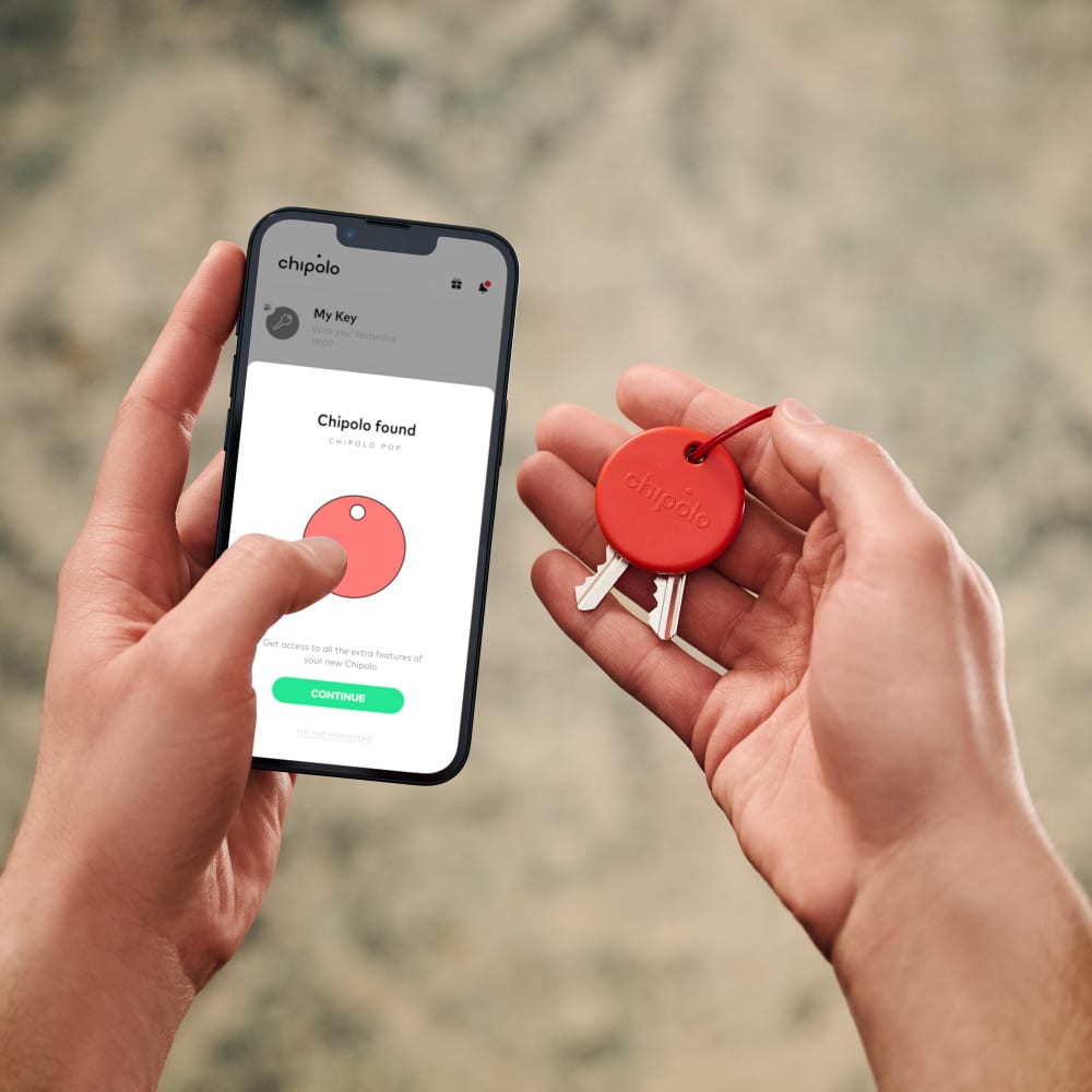 Wholesale cell phone accessory Chipolo - POP Tracking Tag for Apple and Google Devices - Red