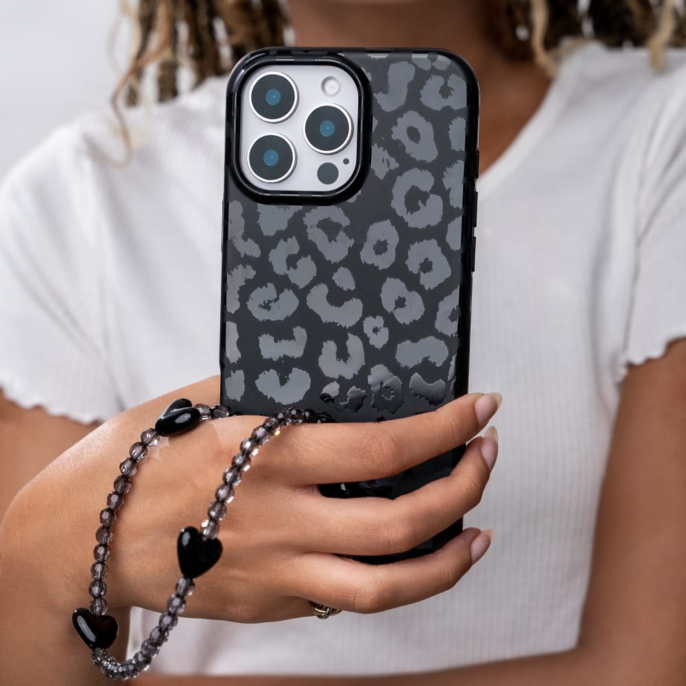 Wholesale cell phone accessory VELVET CAVIAR - Phone Charm - Black Heart