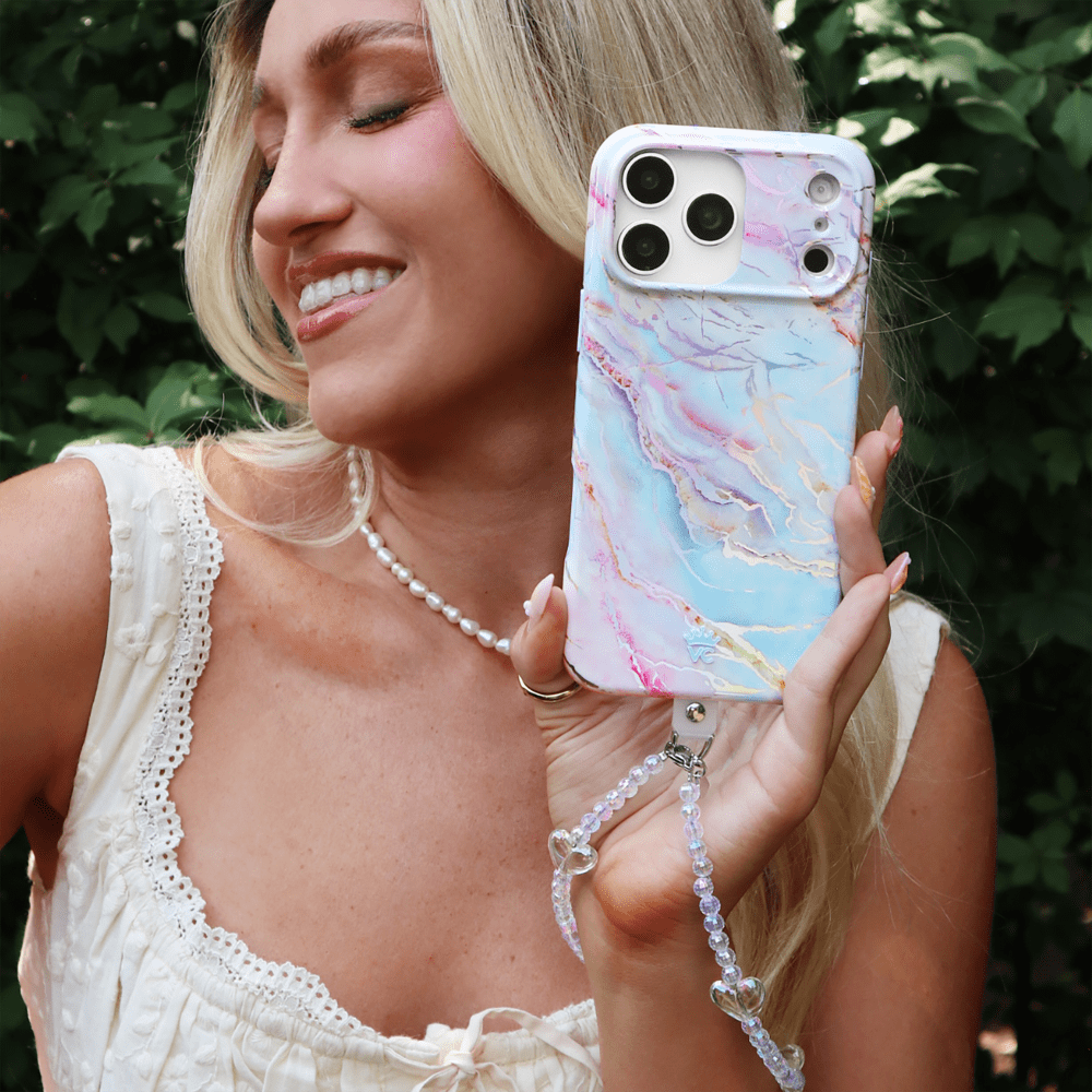 Wholesale cell phone accessory VELVET CAVIAR - Phone Charm - Holo Heart