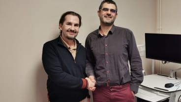 Présentation du Docteur REY acompagné du Docteur Olivi