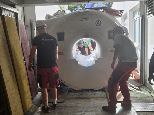 arrivée irm porte garage vue intérieure