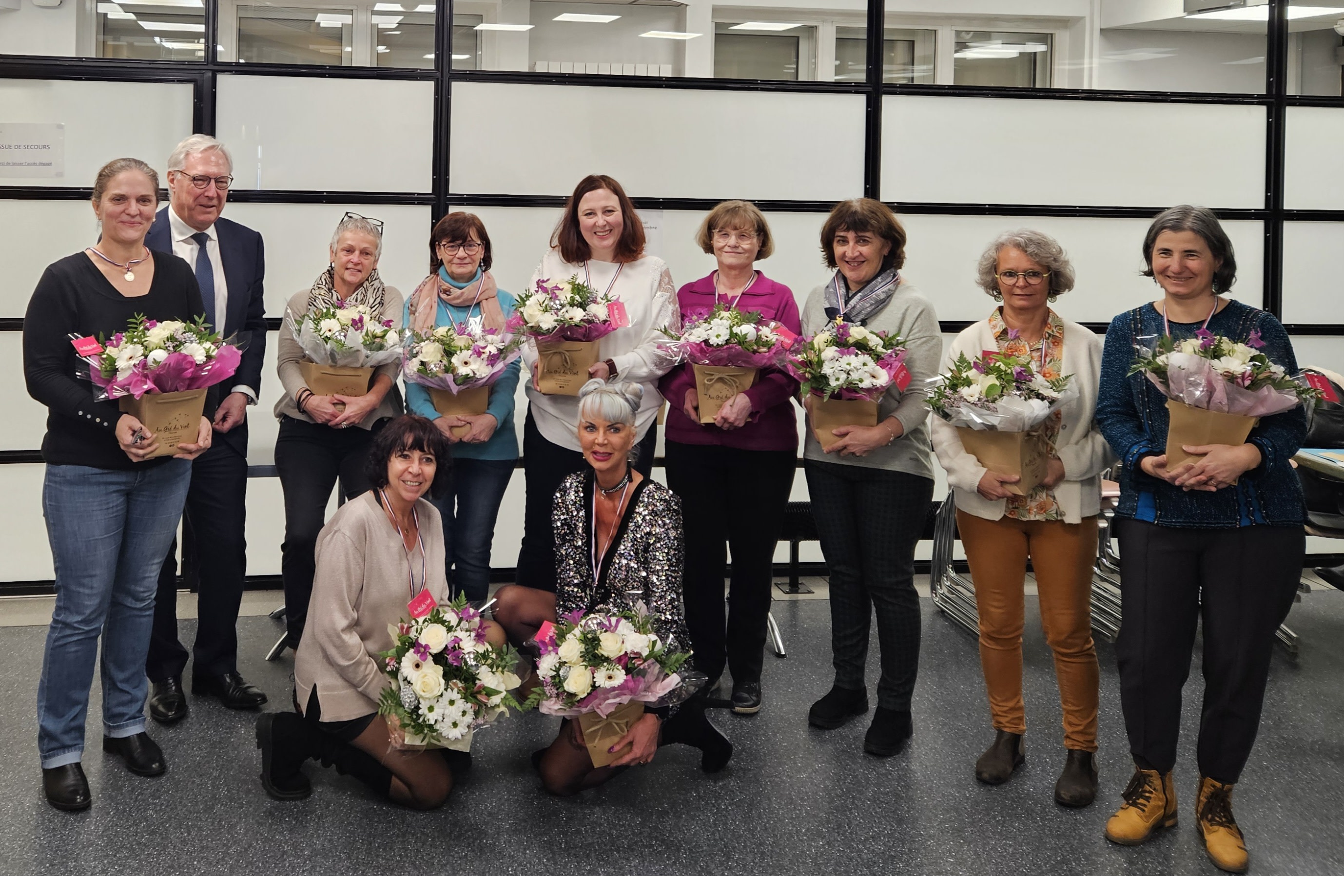 photo de groupe des médaillés du travail