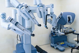 présentation du Robot Da Vinci à l' Institut de cancérologie du Hainaut à Valenciennes pour opération de la vessie