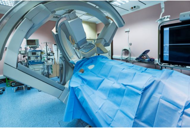 Examen prescrit dans le cadre d'un épanchement pleural : angiographie.