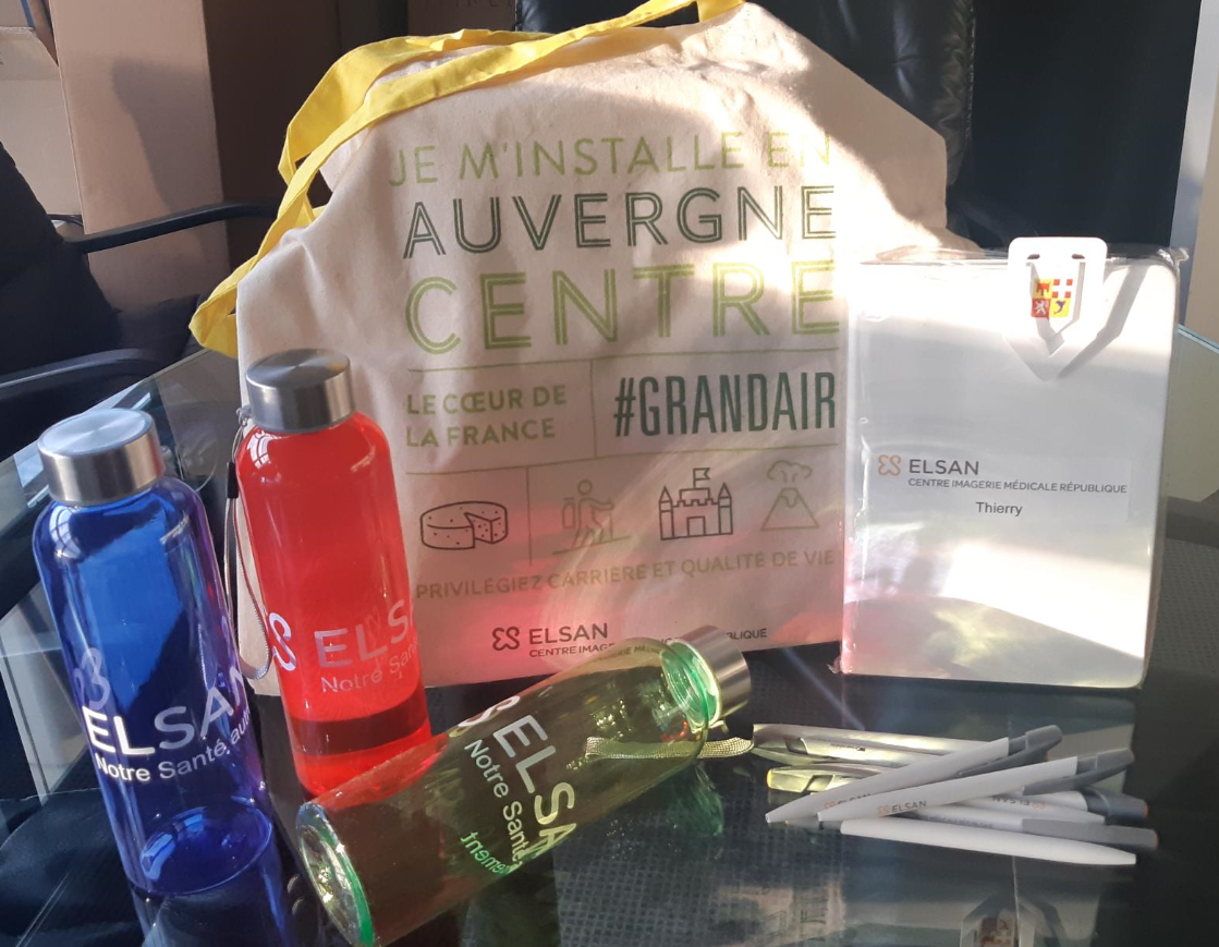 Action menée, par la Direction du cabinet Riom Imagerie Médicale (Groupe ELSAN), pour récompenser, exprimer toute sa reconnaissance, son attachement et sa considération à ses équipes et leur témoigner tout son intérêt au travers de goodies personnalisées.
