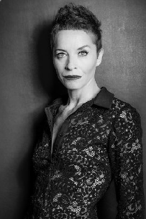 portait de l'artiste valeria pacella exposition nous les soignants