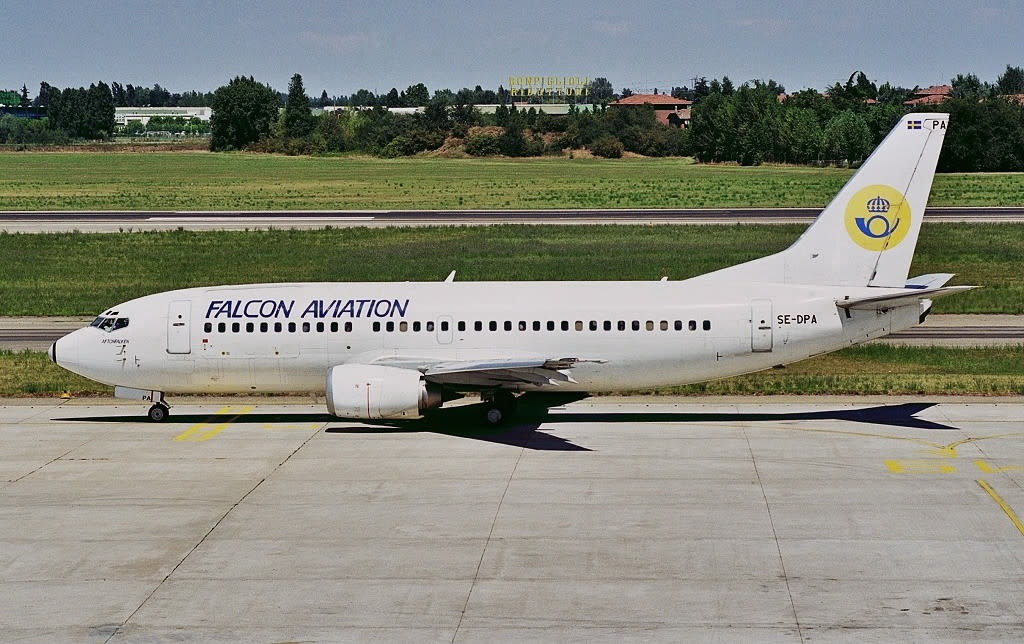 Falcon Air Boeing 737-300 QC