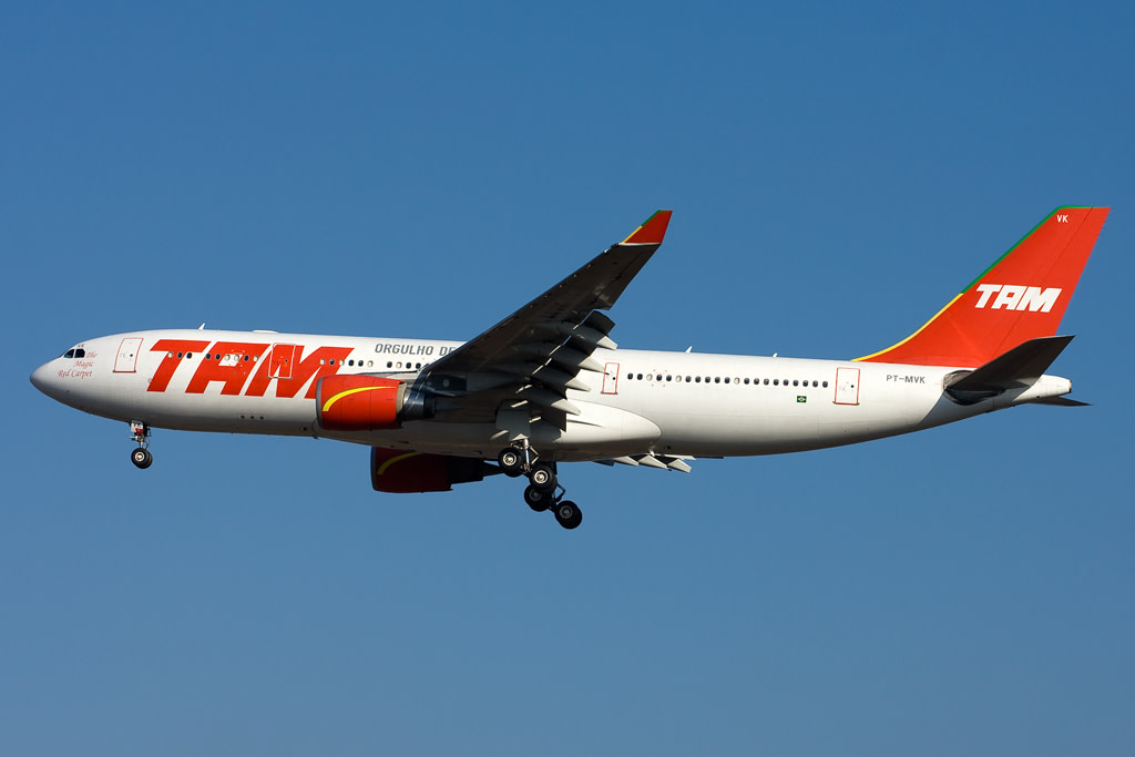 TAM Linhas Areas Airbus A330-200