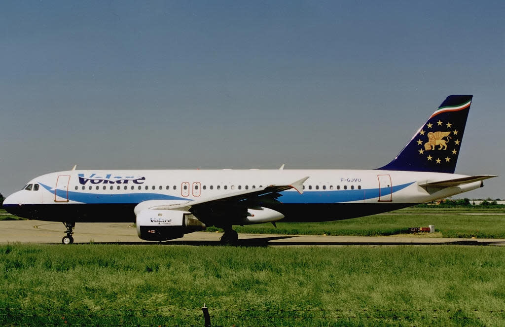 Volare Airlines Airbus A320-200