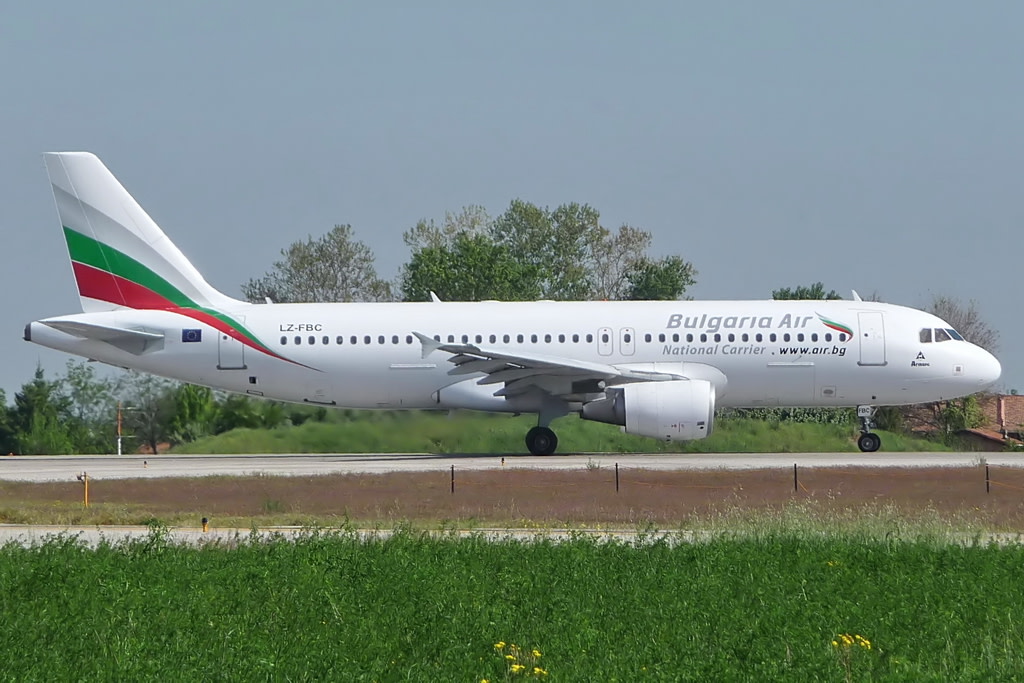 Bulgaria Air Airbus A320-214