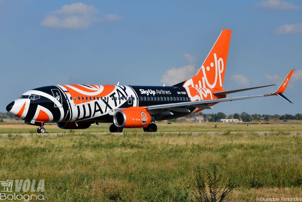 SkyUp Airlines Boeing 737-700