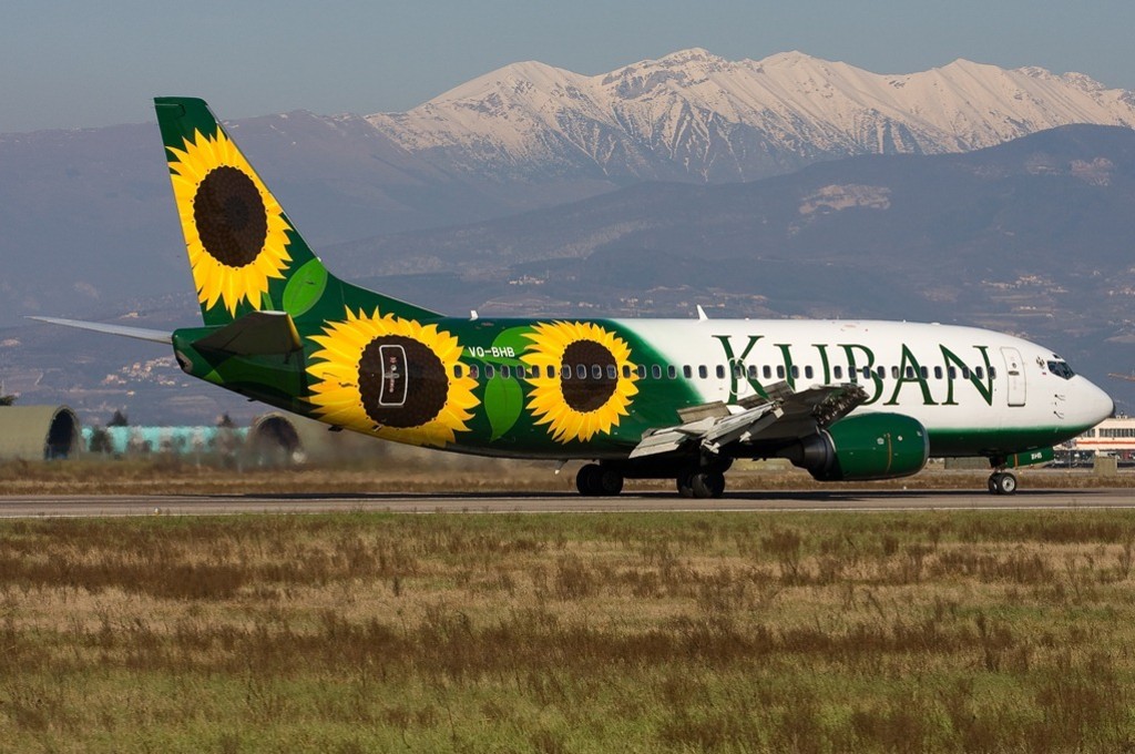 Kuban Airlines Boeing 737-3Q8