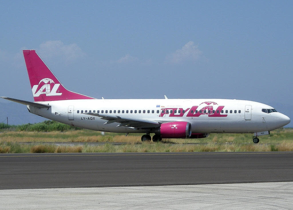 flyLAL - Lithuanian Airlines Boeing 737-300