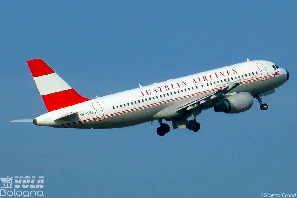 Austrian Airlines Airbus A320-214