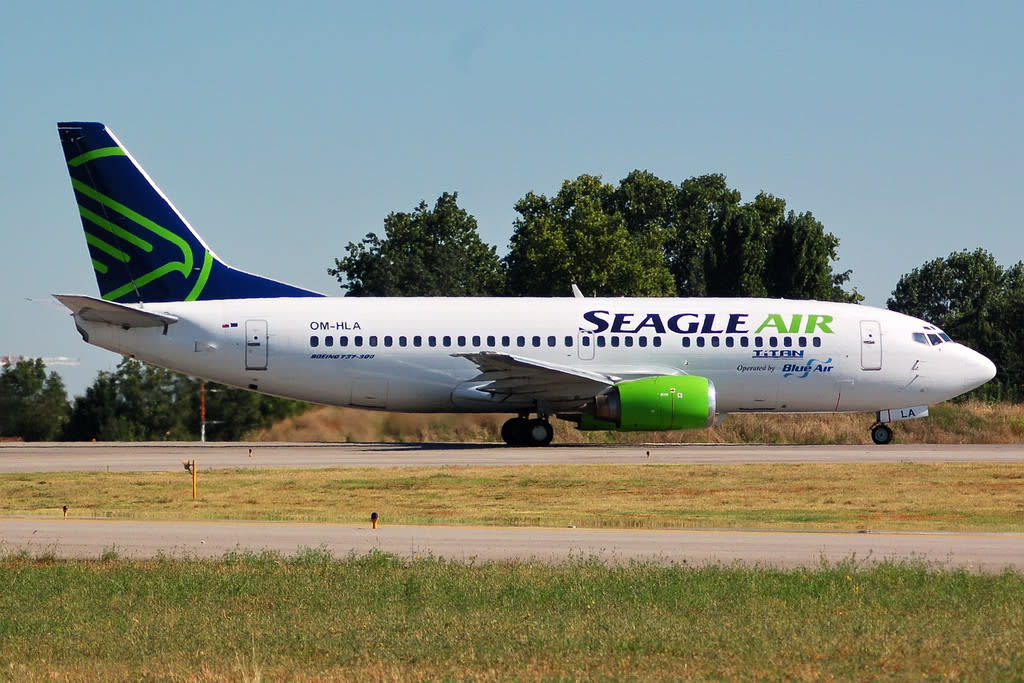Seagle Air Boeing 737-300