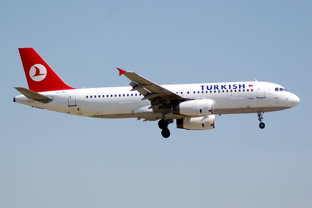Turkish Airlines Airbus A320-200