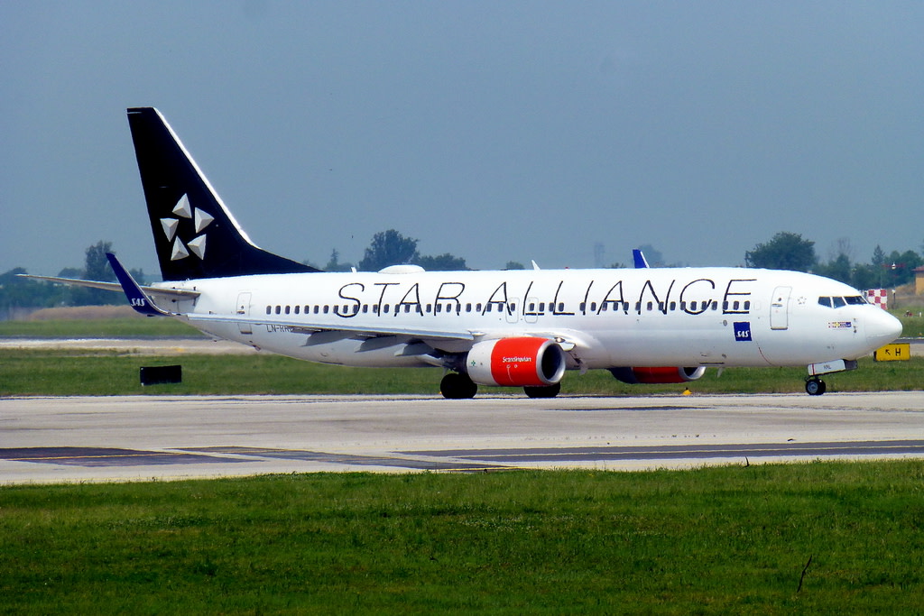 Sas - Scandinavian Airlines Boeing 737-883(WL) 