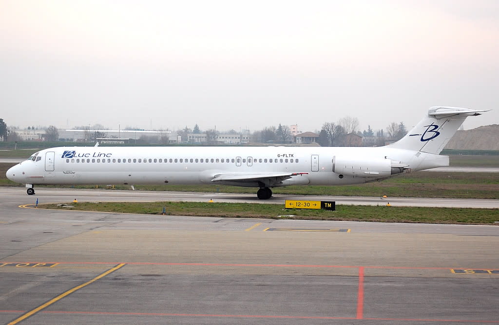 Flightline McDonnell Douglas MD-83