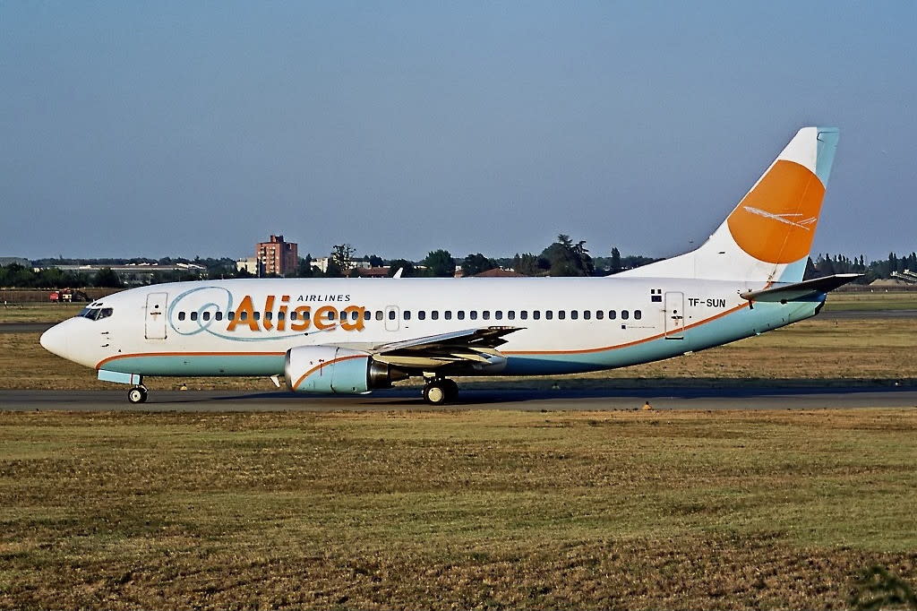 Alisea Airlines Boeing 737-300