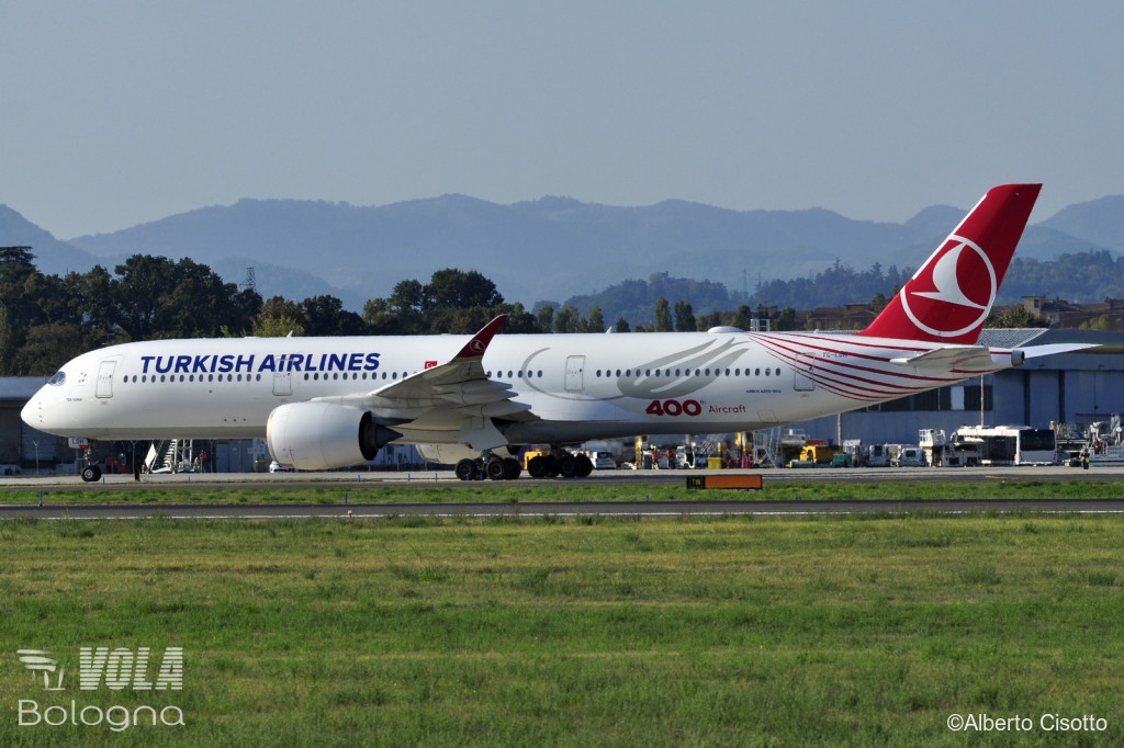 Turkish Airlines Airbus A350-900