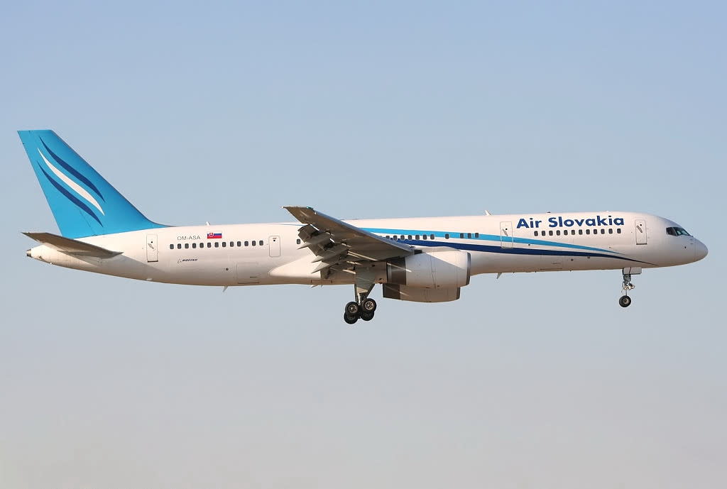 Air Slovakia Boeing 757-200