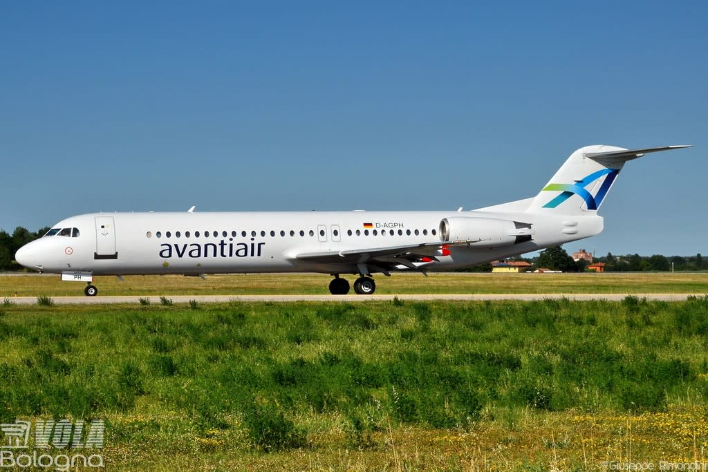 Avanti Air Fokker 100
