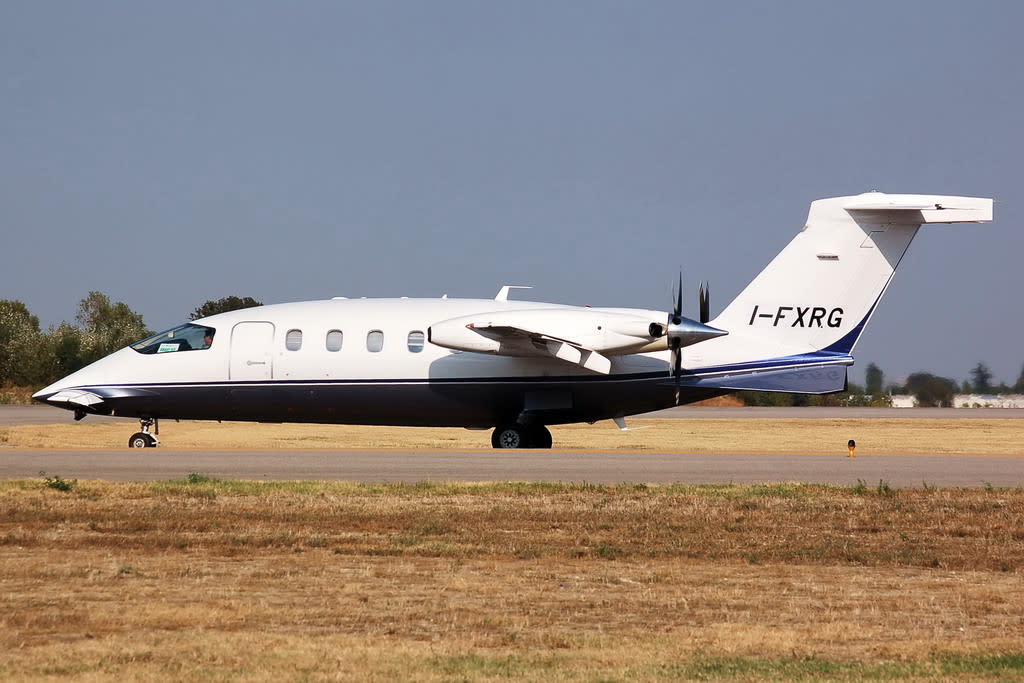 Foxair Piaggio P-180 Avanti II 