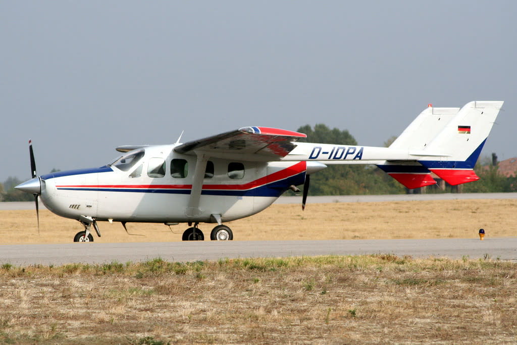 Private CessnaT337G Super Skymaster