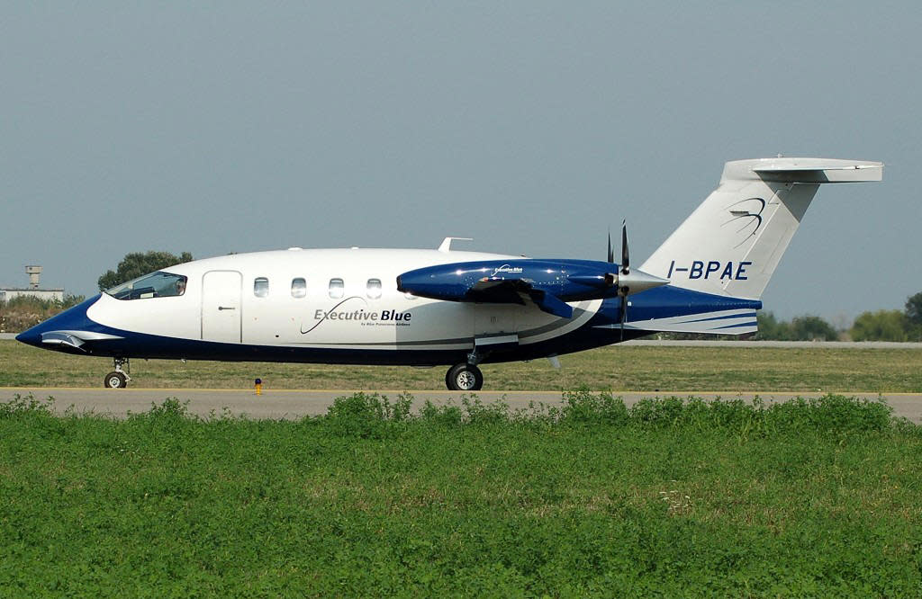 Blue Panorama Piaggio P-180 Avanti