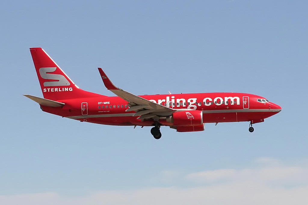 Sterling.com Boeing 737-700