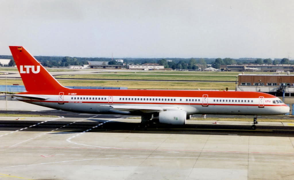 LTU Boeing 757-200