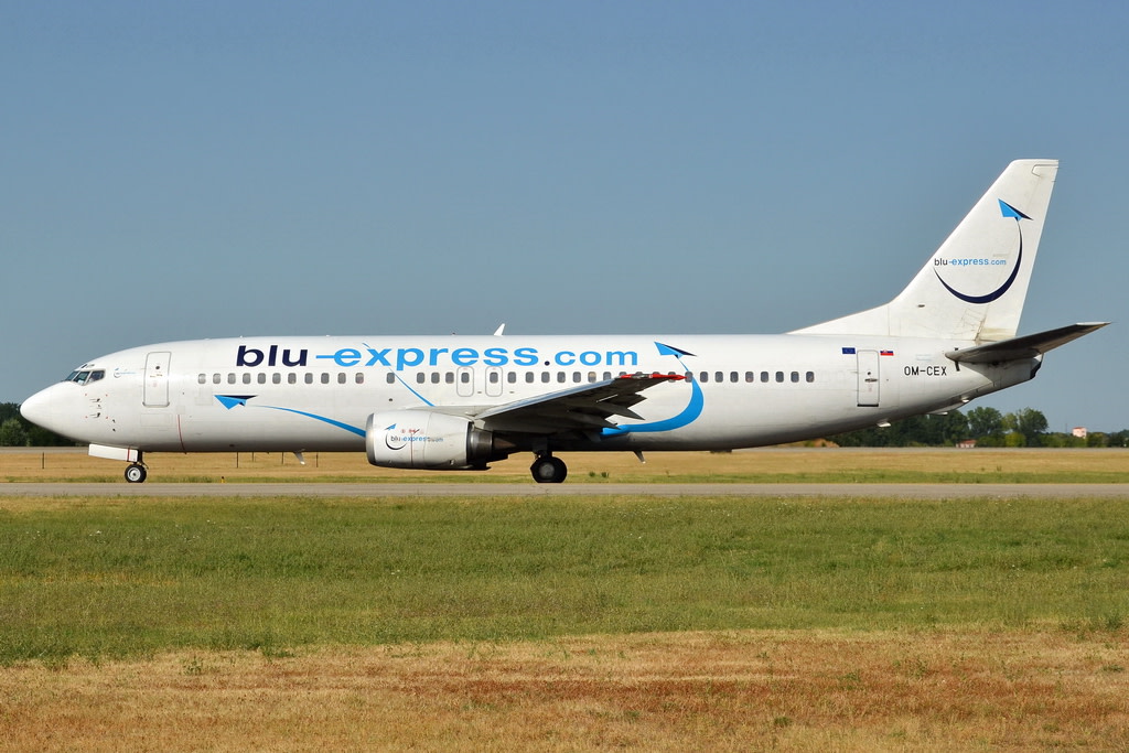 Blu-express Boeing 737-436