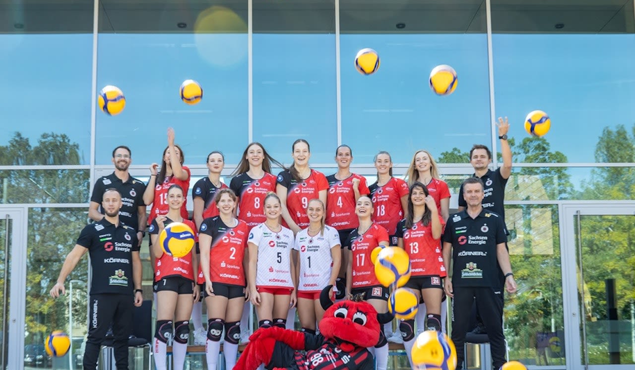 DSCVOLLEY´s stehen vor der Kamera Foto: Amelie Jehmlich DSCVOLLEY´s stehen vor der Kamera - Foto: Amelie Jehmlich