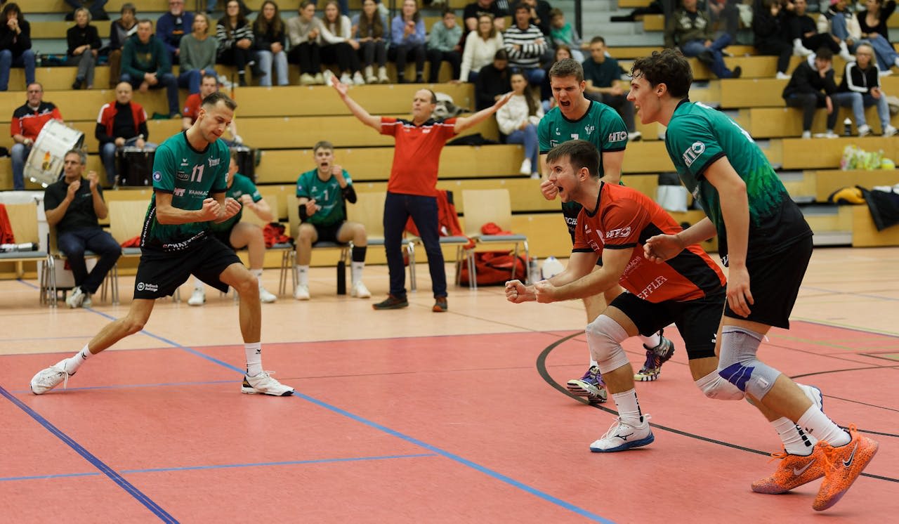 Starke Heimleistung der Volleyball Bisons - Foto:  Jürgen Eich