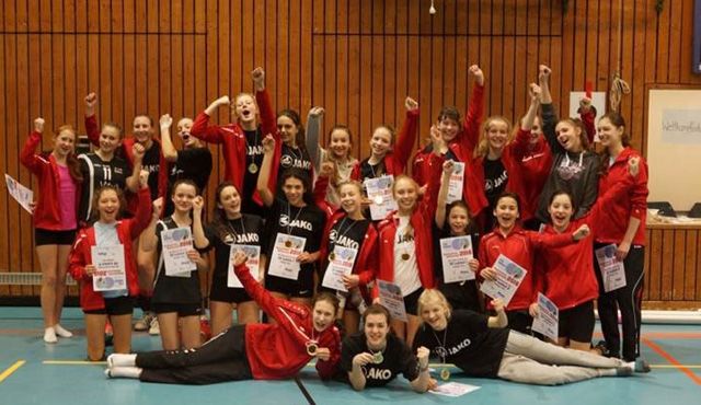 U16 weiblich wird Meister in Oberbayern Foto: Schulze U16 weiblich wird Meister in Oberbayern - Foto: Schulze