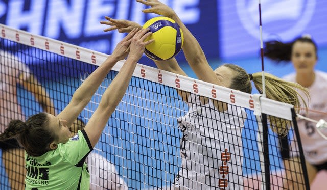 Erfurt gewinnt aufregenden Schlagabtausch Foto: SWE Volley Team (Sebastian Schmidt) Erfurt gewinnt aufregenden Schlagabtausch - Foto: SWE Volley Team (Sebastian Schmidt)