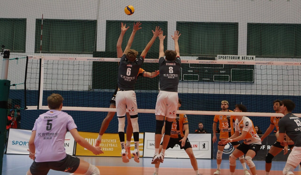 Auswärtsmut in Friedrichshafen - Foto:  Shyann König