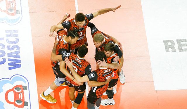 Erstes Schlüsselspiel in der Königsklasse Foto: Michael Hundt Erstes Schlüsselspiel in der Königsklasse - Foto: Michael Hundt
