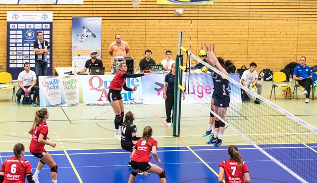 DSHS SnowTrex Köln blockt sich gegen Berlin zum Sieg Foto: Martin Miseré DSHS SnowTrex Köln blockt sich gegen Berlin zum Sieg - Foto: Martin Miseré