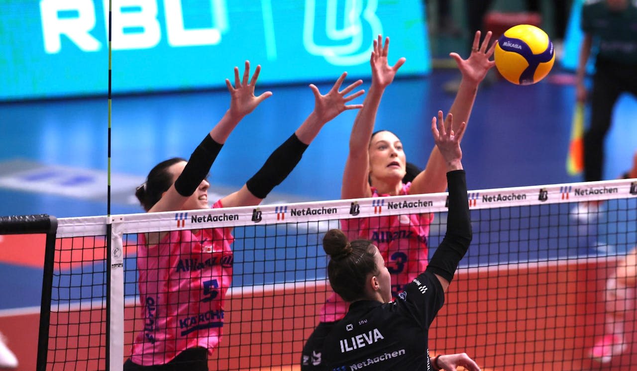 Starke Ladies in Black fordern Stuttgart - Foto:  LiB Aachen// Andreas Steindl