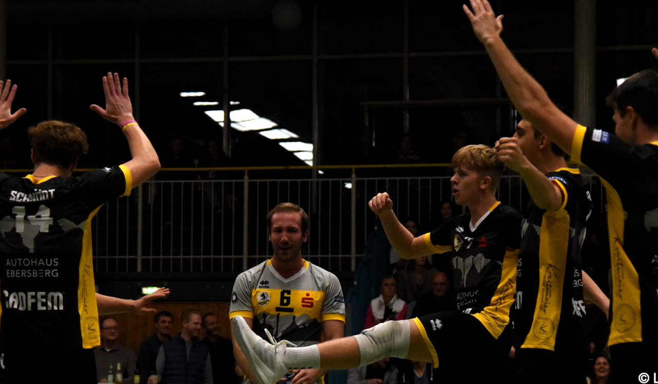 Großes Volleyballfest - Foto:  Lothar F.