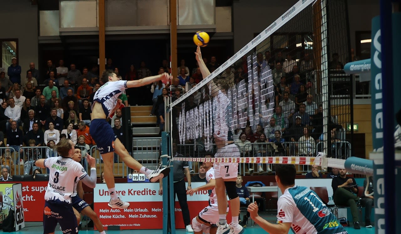 Neuer Tabellenführer SVG holt 6 Punkte durch zwei 3:0-Siege Foto: Kreschel/VBL Neuer Tabellenführer SVG holt 6 Punkte durch zwei 3:0-Siege - Foto: Kreschel/VBL