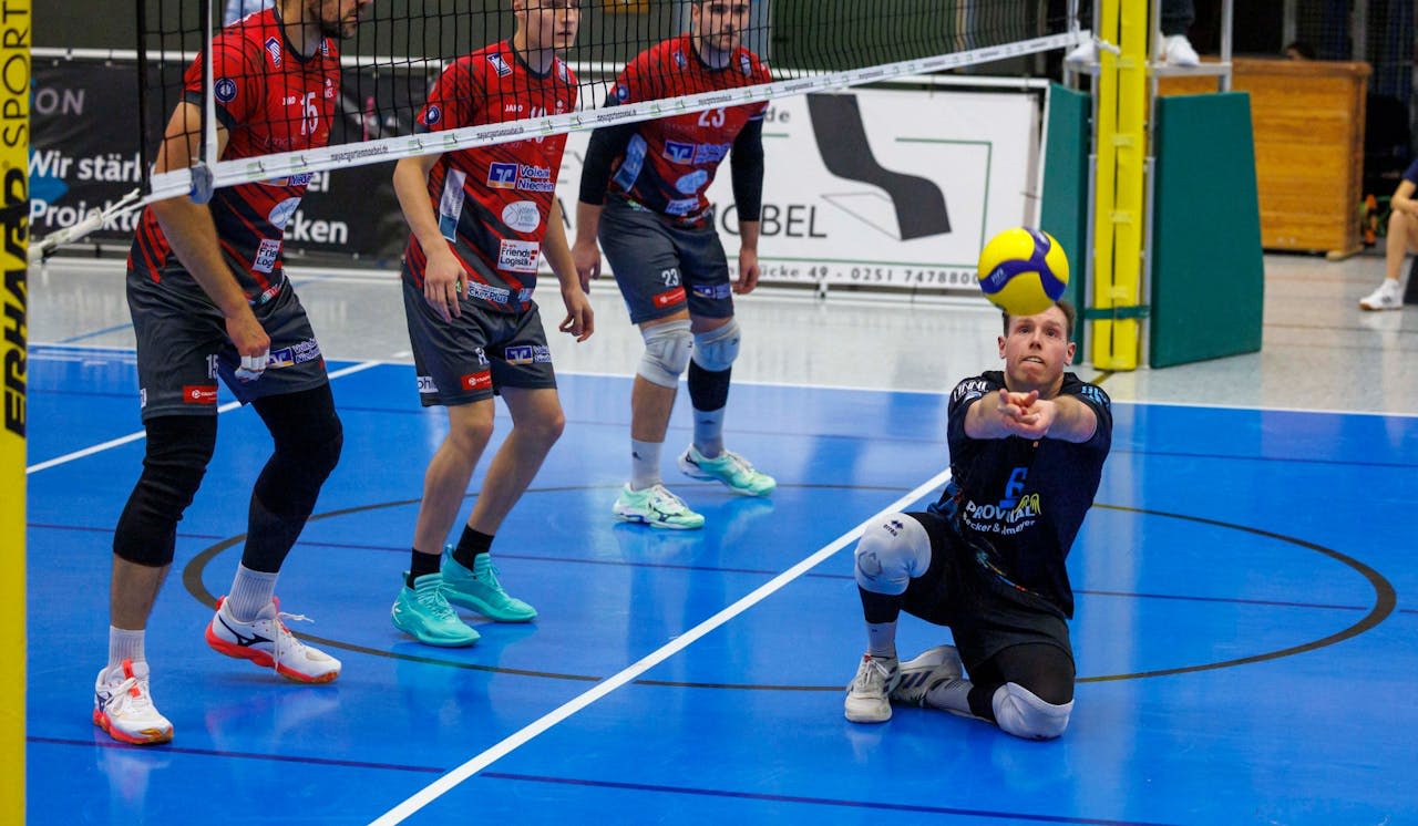 Sechs-Punkte-Spiel im NRW-Derby - Foto:  Jörg Papke