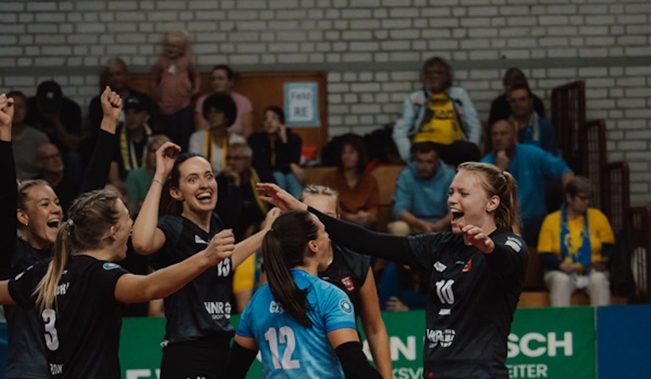 #bizepsvolleys vor Geisterspiel in Münster - Foto: Marc-Oliver Köller