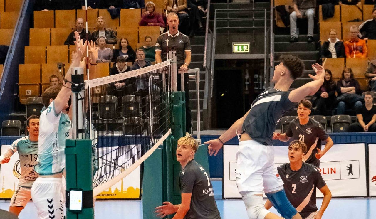 Auswärts unterwegs bei den Baden Volleys - Foto:  Valentin Rodriguez
