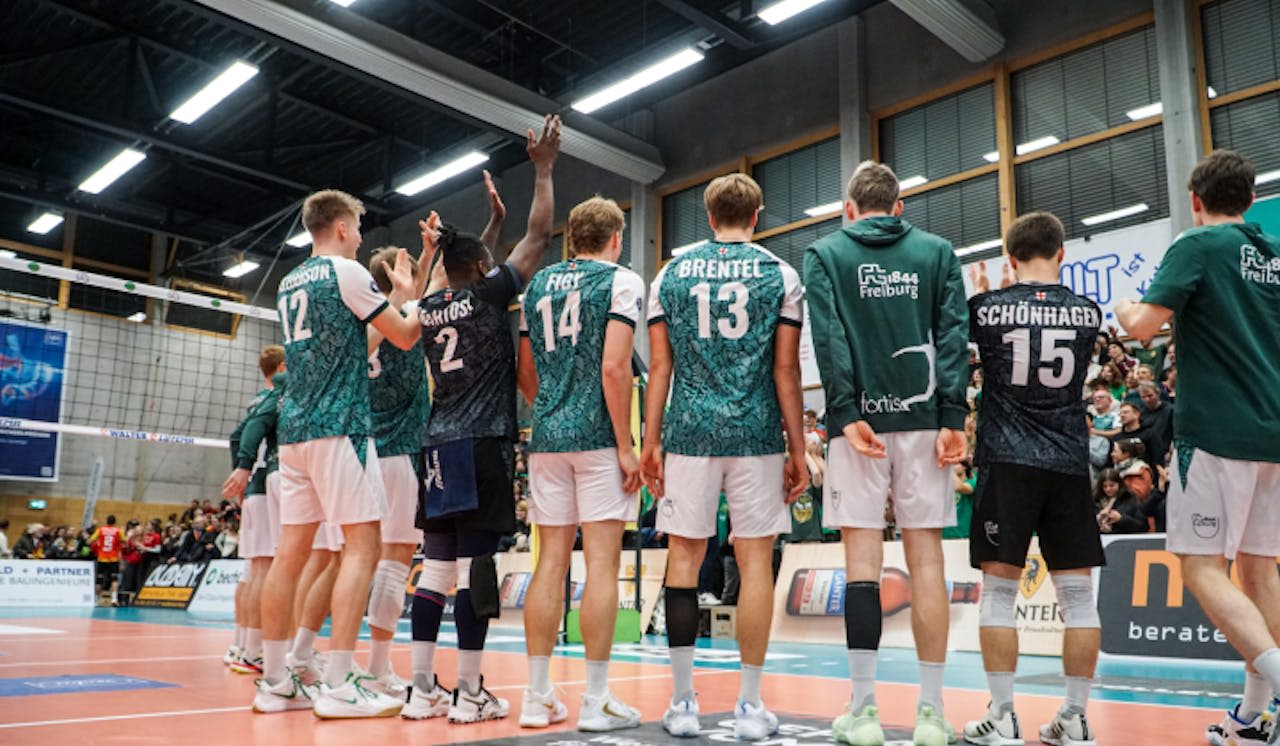 Zu Gast beim Team der Stunde - Foto:  Juli Saier