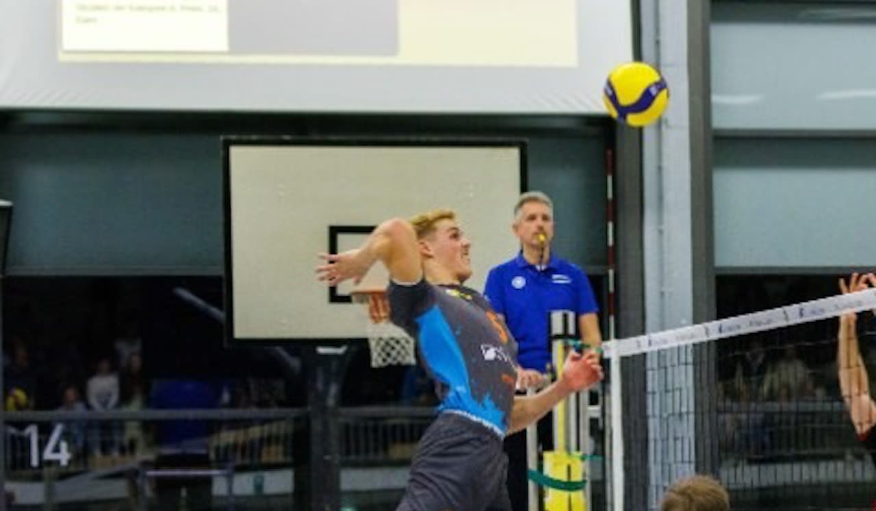 Erstes Auswärtsspiel in Dessau Foto: Jörg Papke Erstes Auswärtsspiel in Dessau - Foto: Jörg Papke