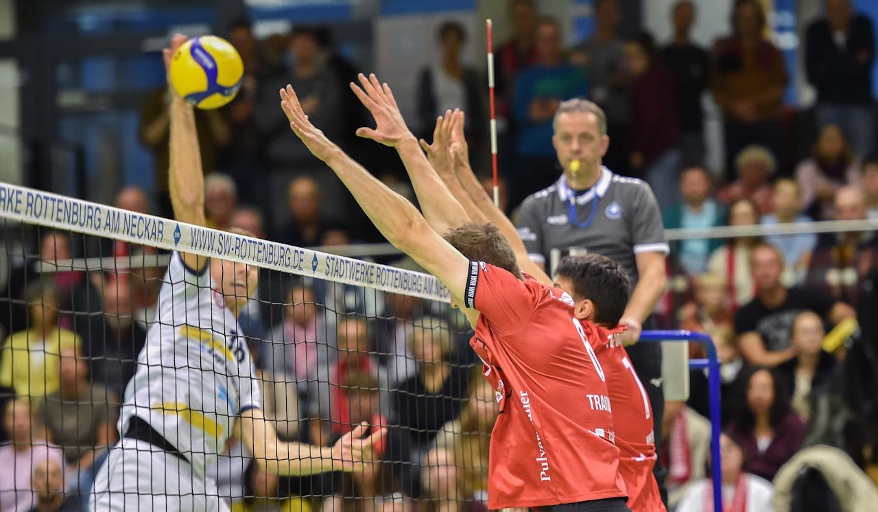 Die Tabellenspitze verteidigen - Foto:  Ralph Kunze