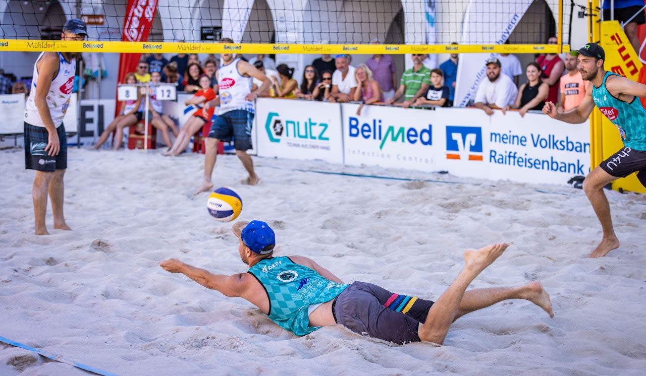 Globus Beach Masters mitten im Mühldorfer Stadtfest  - Foto: Bartsch